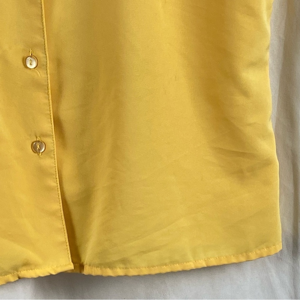 Notations Clothing Co Women's Yellow Button-Up Short Sleeve Top Size Medium - Picture 7 of 16